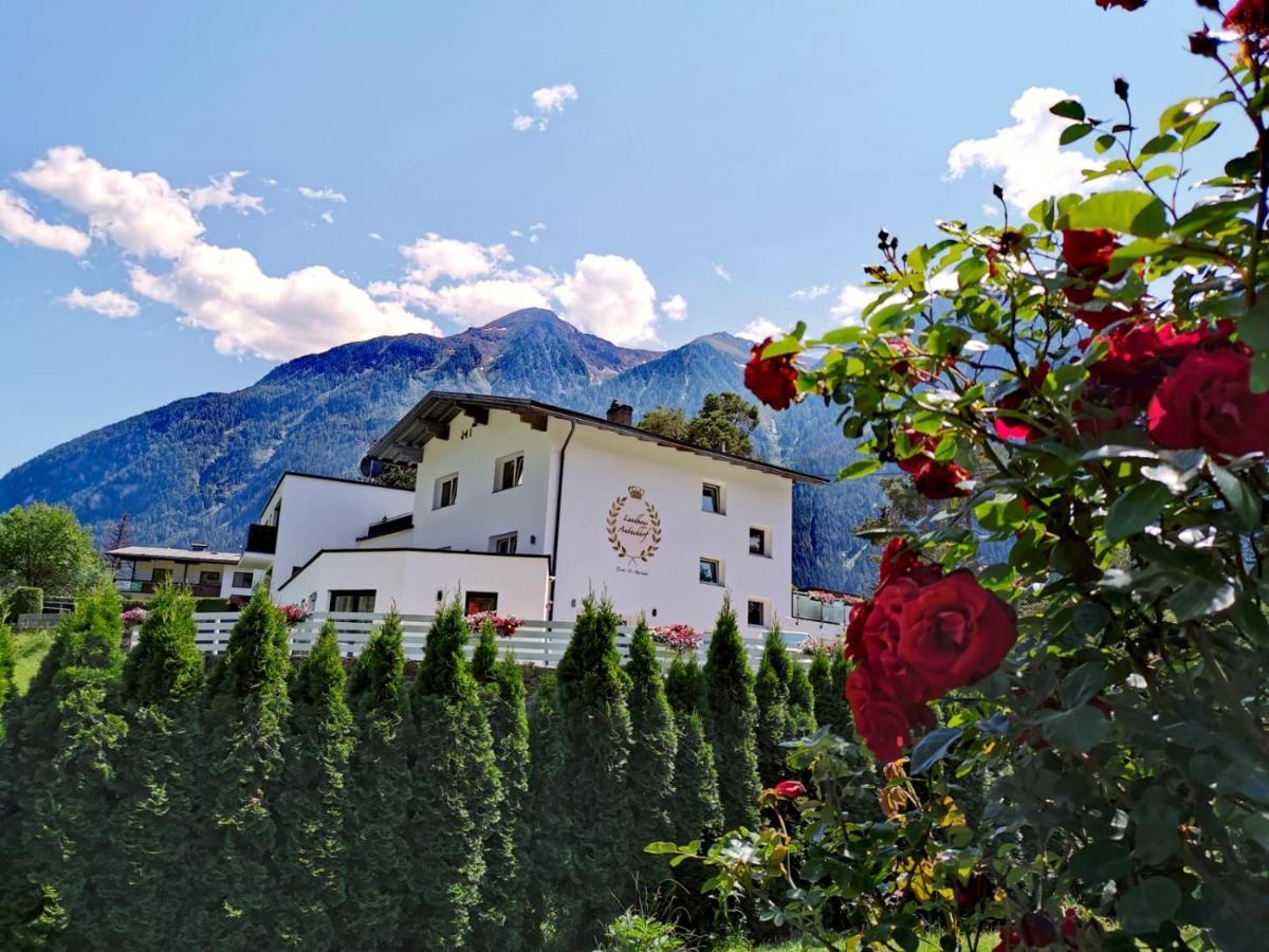 Hotel Landhaus Ambachhof Oetz Esterno foto